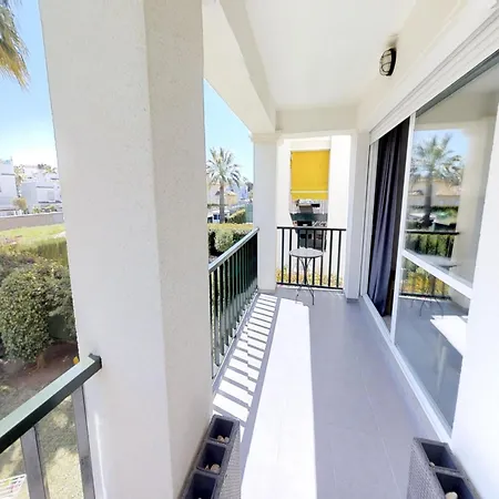 شقة Modern Sea-side For 6